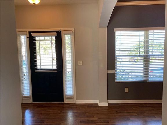 2nd image of 2392 Newbury Oaks Ct