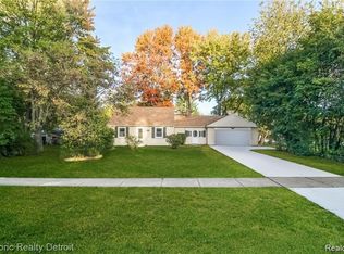 2200 Richwood Rd, Auburn Hills, MI 48326