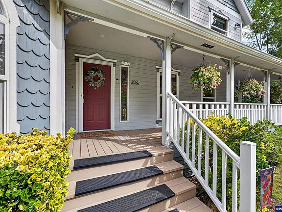 3rd image of 2665 NW Vista Pl