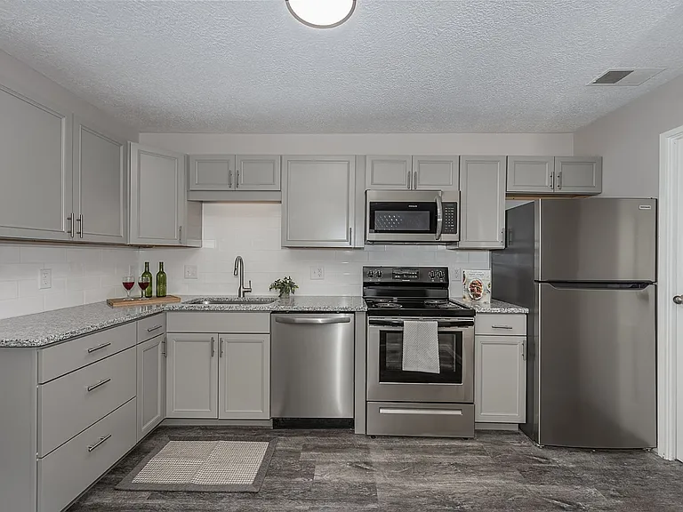 Skyridge Apartment Homes — Photo 7