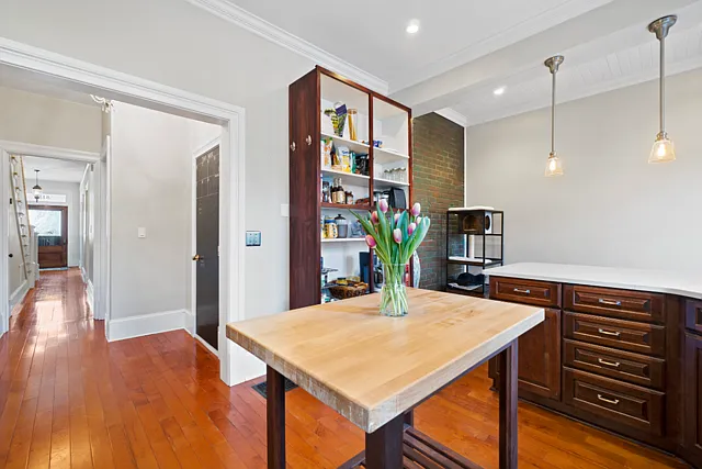 515 Boissevain Ave — Photo 8