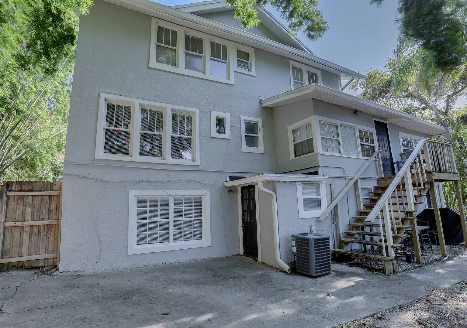 1815 E. Kaley Ave — Photo 1