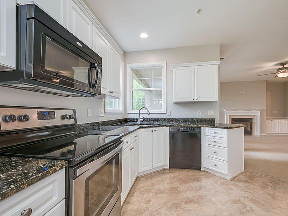 3rd image of 1024 Grand Oak Ln