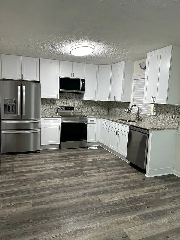 2 bed, 2.0 bath, 1233 sqft, $1,850 — Photo 2