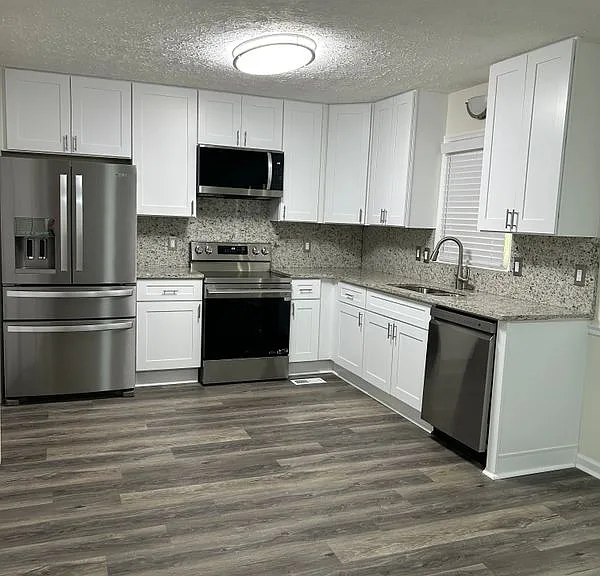 818 Manning Way SW — Photo 2