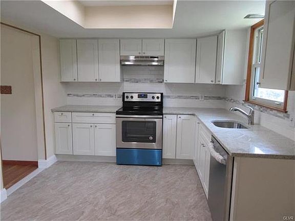 4th image of 1234 North Blvd