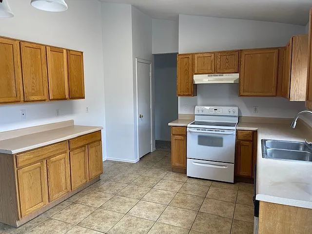 Building Photo - 11350 W Campana Dr