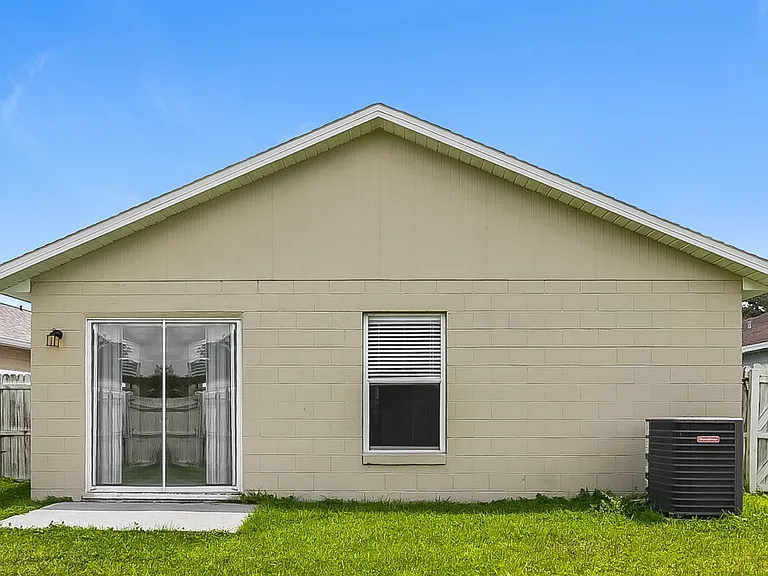 9710 Red Clover Ave — Photo 16