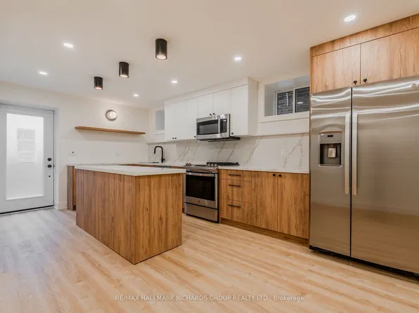 20 Wineva Ave, Toronto, ON M4E 2S9