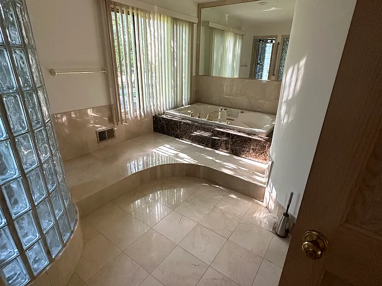 6739 Arlington Dr — Photo 28