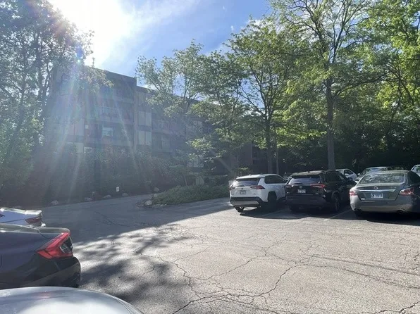 5900 Oakwood Dr APT 5L, Lisle, IL 60532