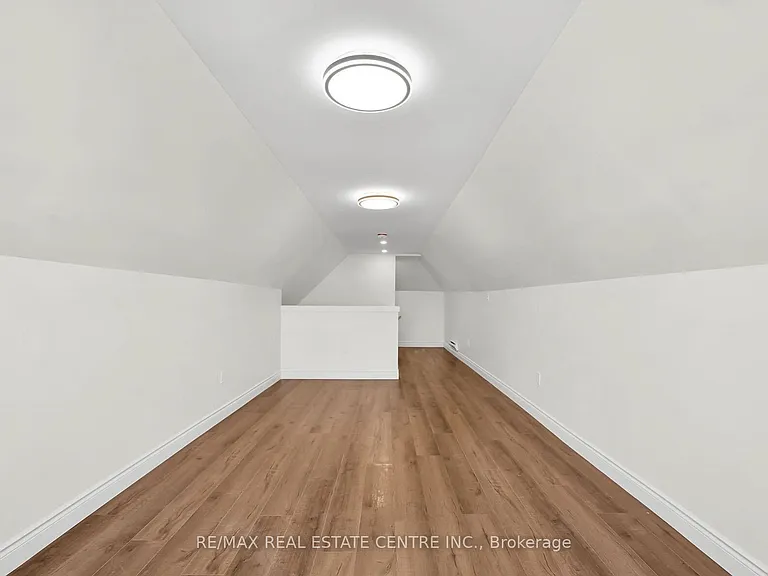 68 Kinrade Ave — Photo 11