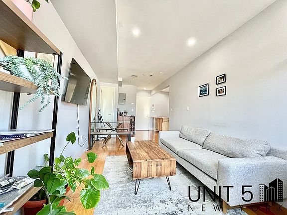 3rd image of 969 Lafayette Ave #2A