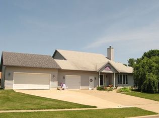 215 Patrick Ave, Waunakee, WI 53597