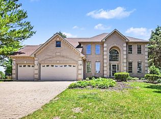 19057 S Saddlebrook Dr, Shorewood, IL 60404