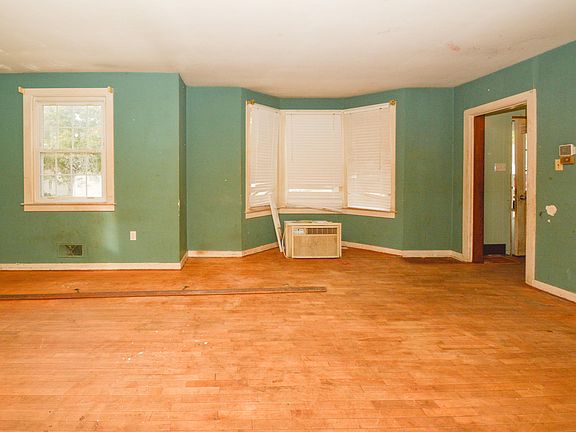5th image of 608 Wilson Ave