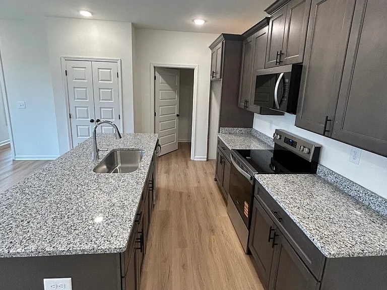 131 Summer St — Photo 14