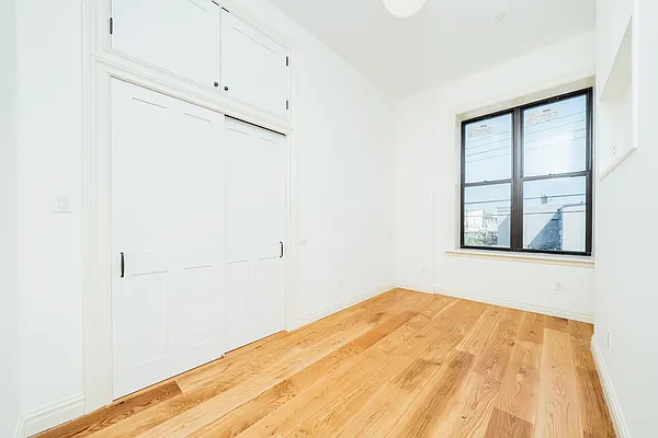 Rented by Nooklyn NYC LLC | media 24