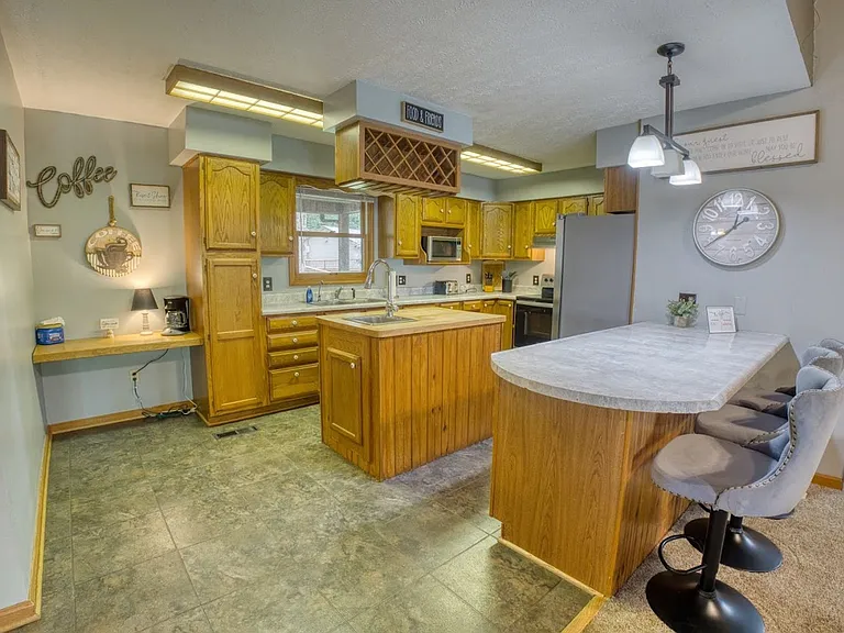 75 Forest Glen Dr — Photo 6