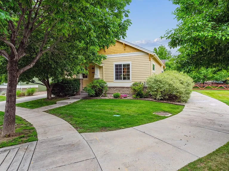 1038 Village Cir — Photo 21