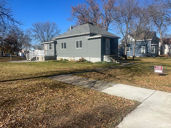 2nd image of 301 Fremont Ave N