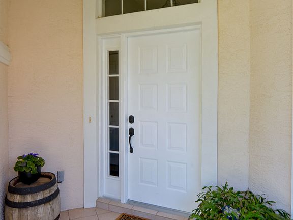 3rd image of 6674 Oakbrooke Cir