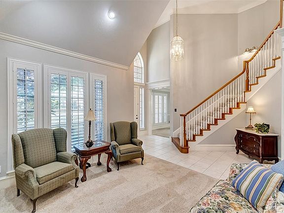 5th image of 800 Hanover Dr