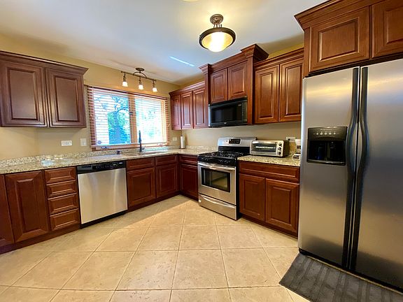 2nd image of 11408 Lakebrook Ct