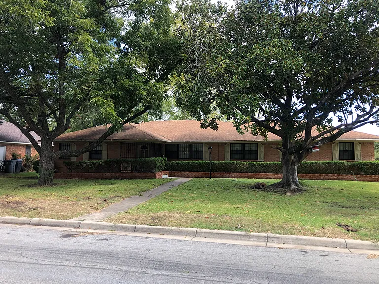 1808 Riverway Dr — Photo 11