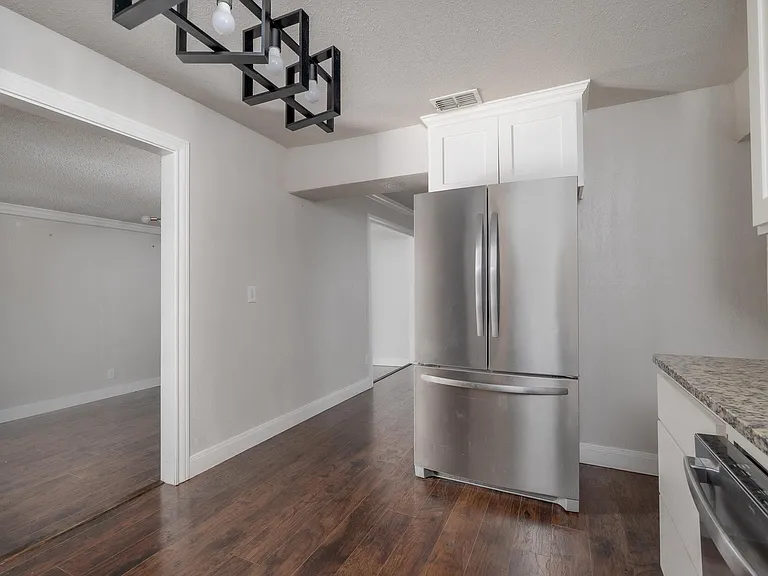 3042 S 28th St — Photo 14
