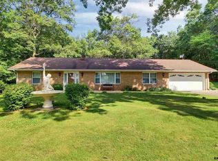 1576 Walnut Ln, Seven Valleys, PA 17360