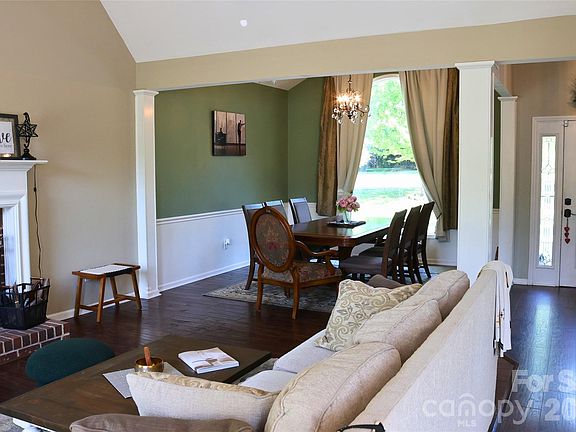 2nd image of 2325 Perry Rd