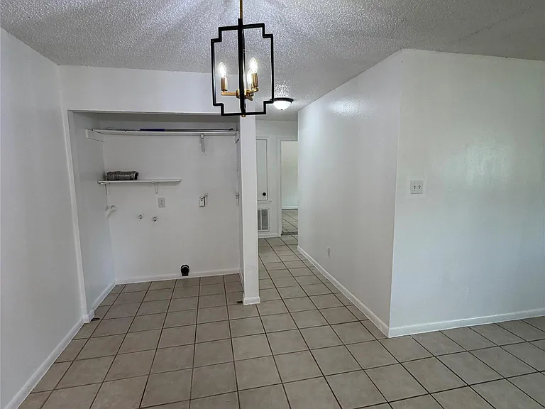 1301 Greenlawn Pkwy #A — Photo 7