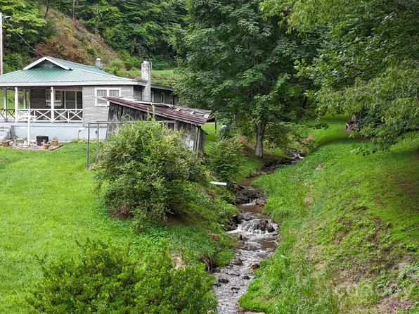 334 Roscoe Lewis Rd, Sylva, NC 28779
