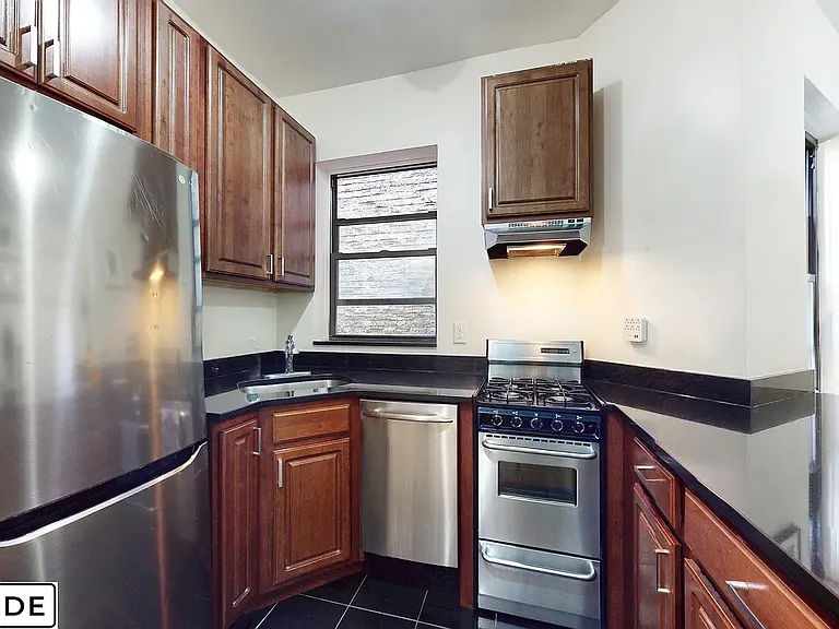 205 W 80th St #4D — Photo 4