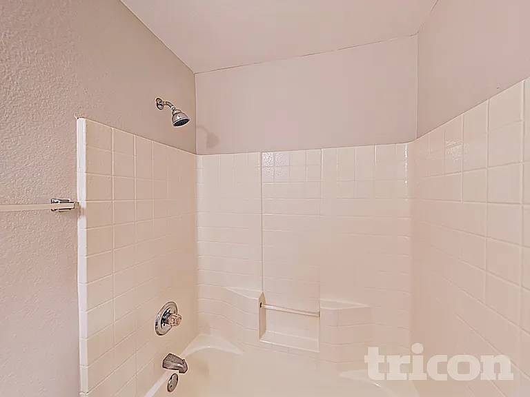 1015 James Donald Ln — Photo 14
