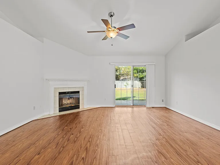 4407 Southminster Cir — Photo 8