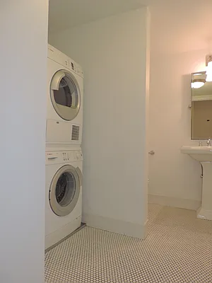 Rented by essential NEW YORK Real Estate | media 17