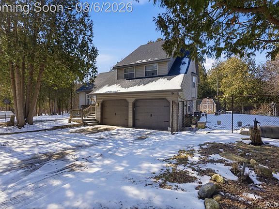 4th image of 1615 N Five Lakes Rd