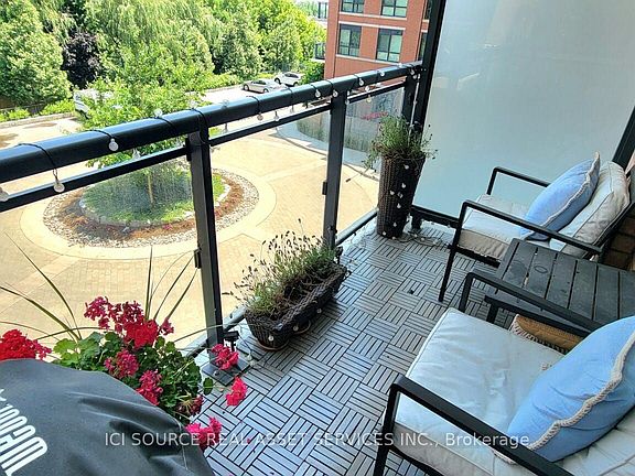 5th image of 11611 Yonge St #301