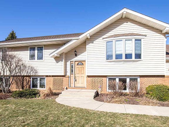 2nd image of 3926 Eaton Dr