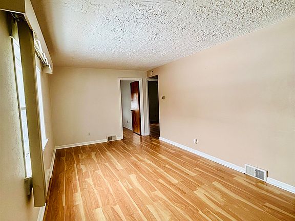 4th image of 710 Sheridan Dr