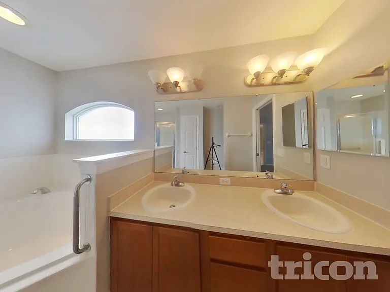 4739 Acorn Dr — Photo 8