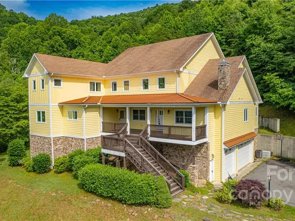 806 Hannah Cove Rd, Canton, NC 28716