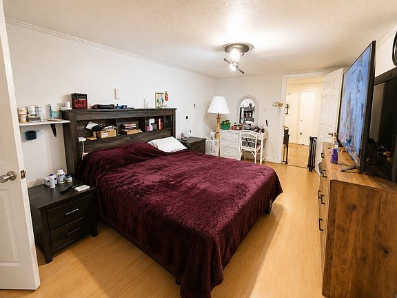 4th image of 4052 Highland Ln