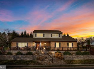 1027 Dogwood Ln, Enola, PA 17025