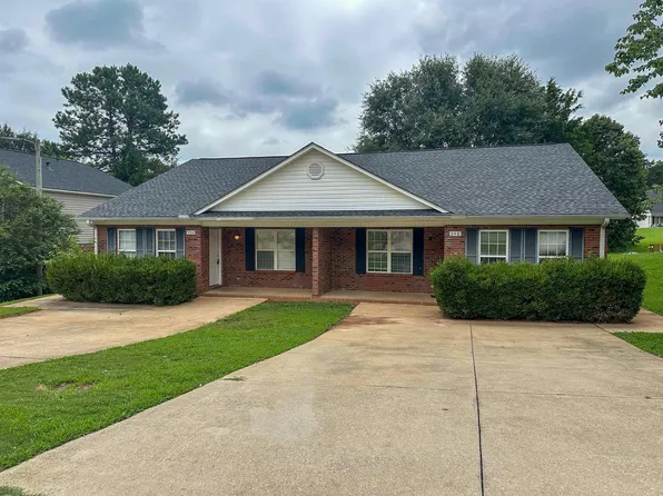 348-350 Miller Pointe Dr, Inman, SC 29349
