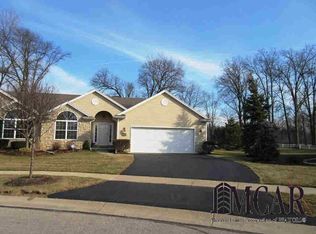 6453 Black Diamond Ln, Lambertville, MI 48144