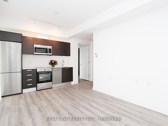 4th image of 42 Charles St E #3903