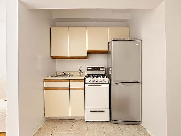 4th image of 225 Central Park N APT 412
